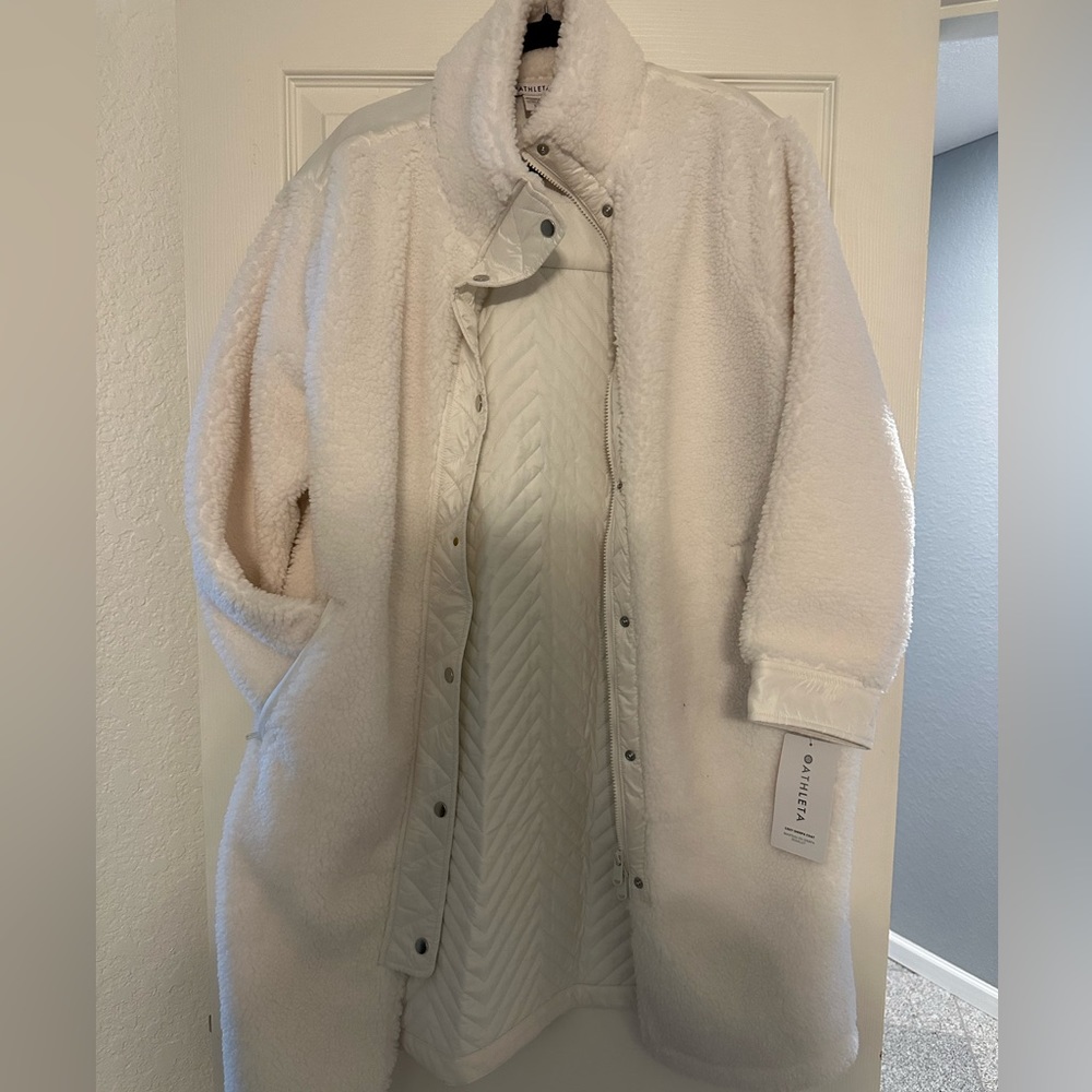 ***BRAND-NEW WITH TAGS*** Atletha Women’s Cozy Sherpa Coat - Large in White